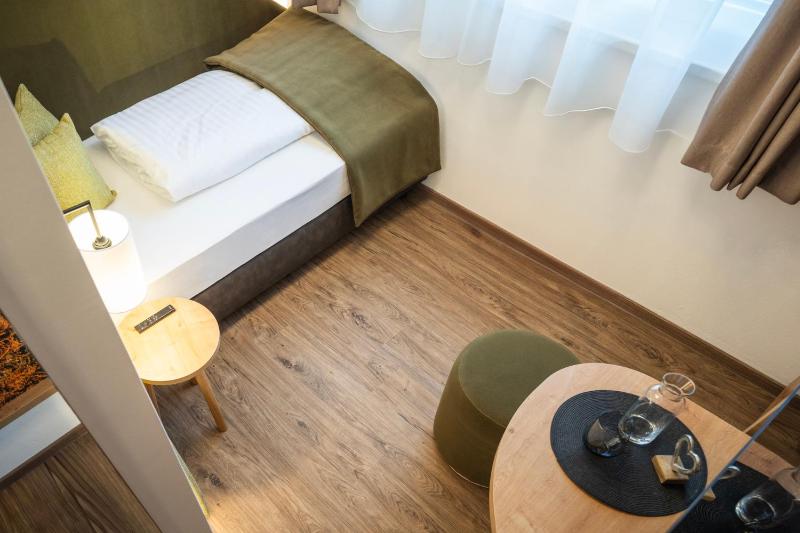 Single Room image 3