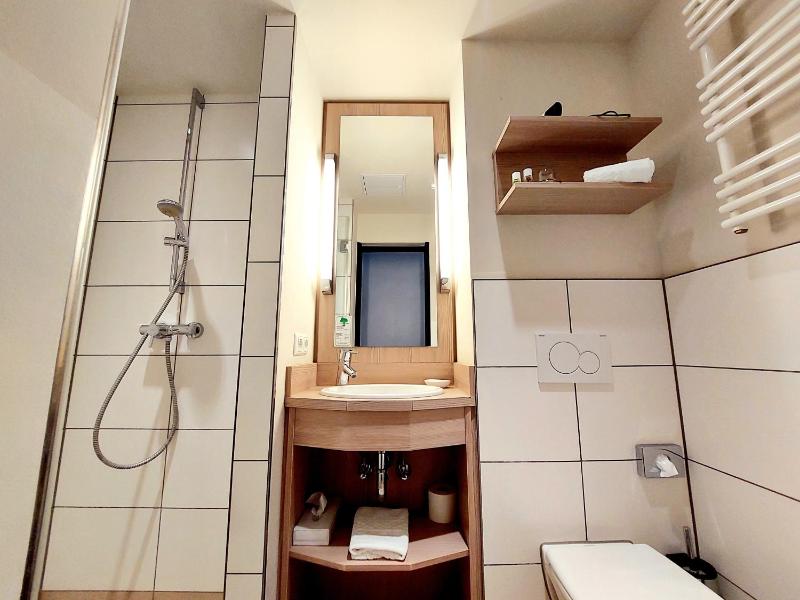 Deluxe Double Room image 2