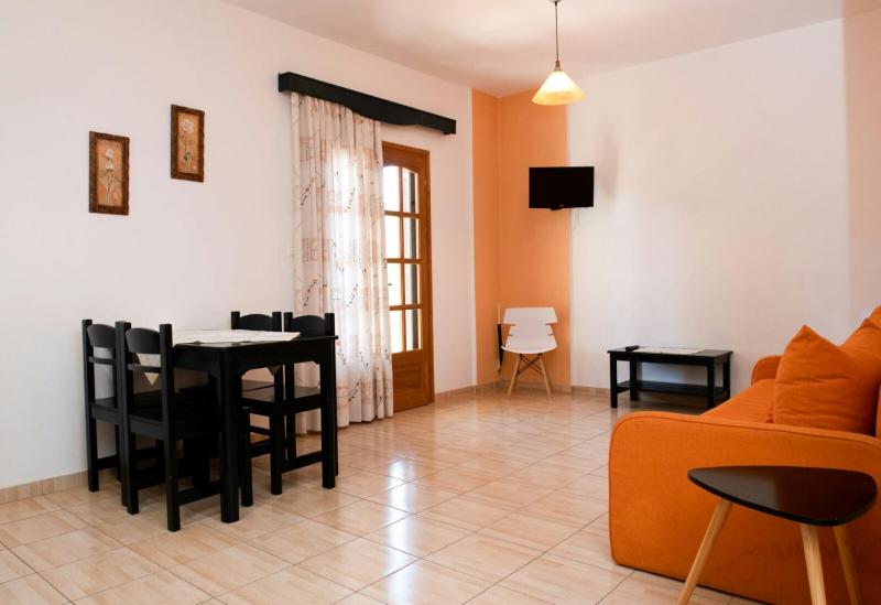 Apartment with Garden View image 4