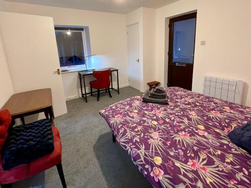 Vernon Place town centre Vernon Cottage 3-bed with parking 1A Vernon Court 2-bed with parking 1B studio no parking off the High Street next to Sandford Park - image 42