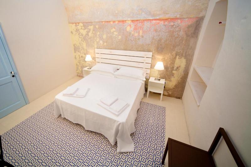 Economy Double Room image 2