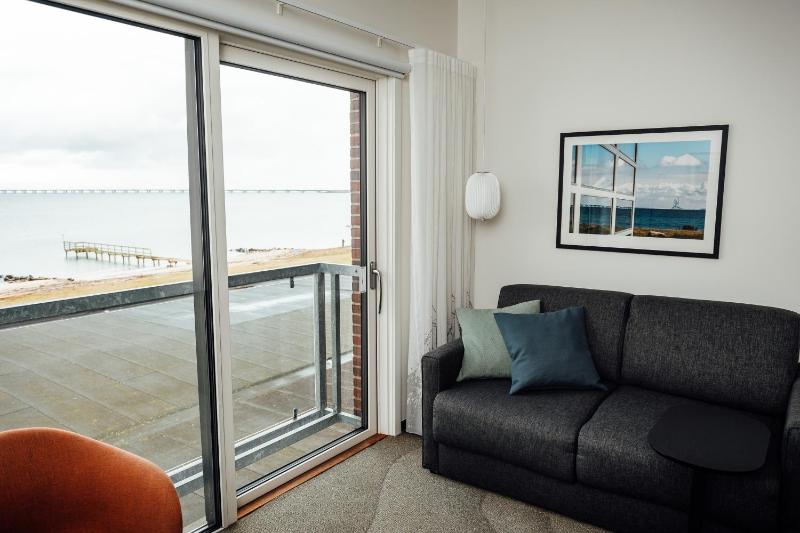 Triple Room with Sea View image 3