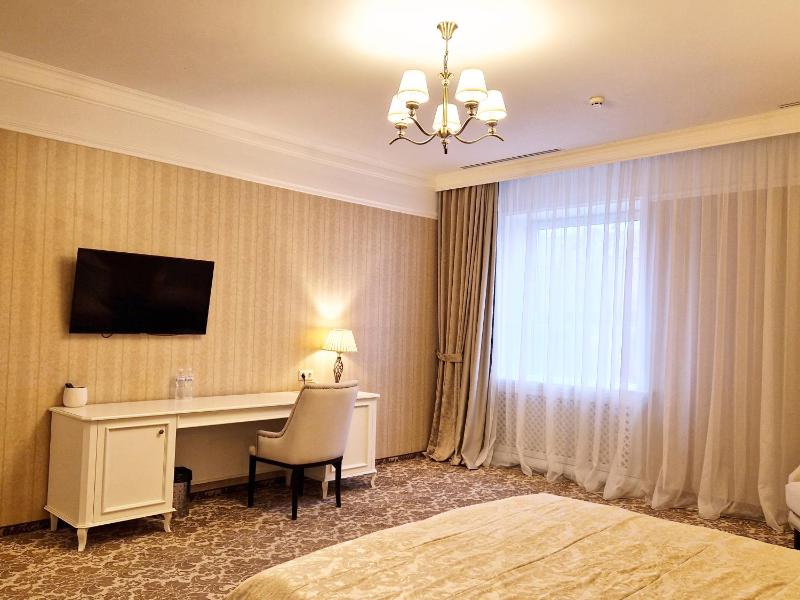 Standard Double Room image 3