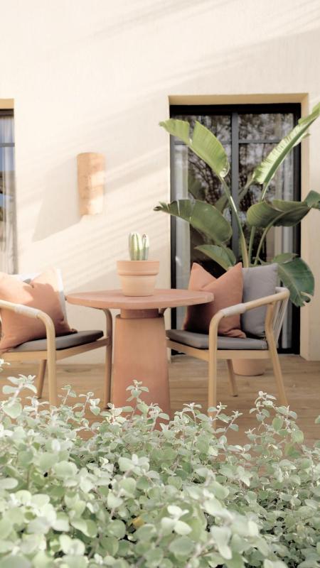 Junior Suite with Garden View image 3