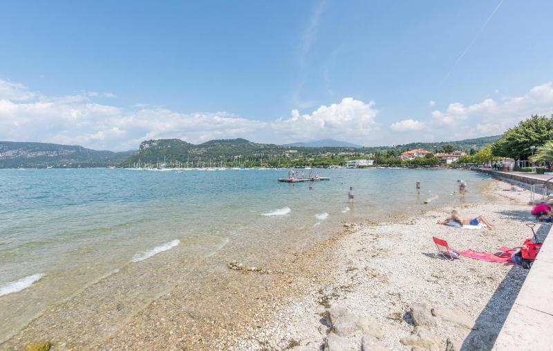 Amazing Apartment In Bardolino - image 14