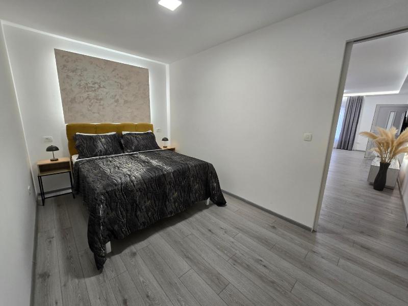 Standard Family Room image 3