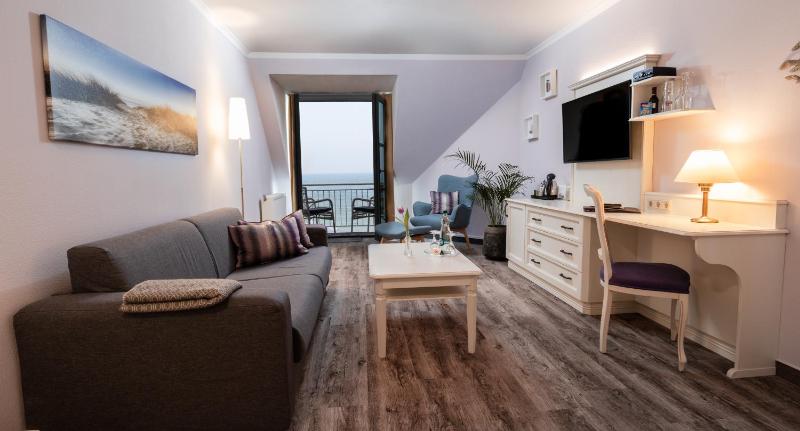 Suite sea side image 3