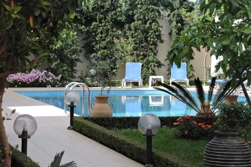 Suite with Pool View image 1