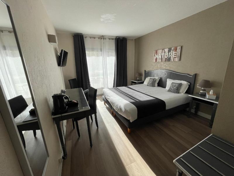 Superior Room with Garden - Ground Floor image 3