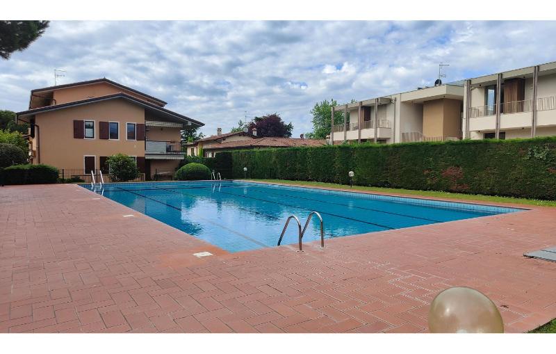 Amazing Apartment In Bardolino - image 1