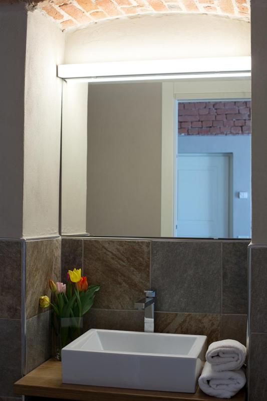 Deluxe Double or Twin Room image 2