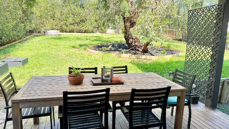 Coastal Tones - Designer Beach house - Pets Welcome - Huge Yard - Walk to Beach - image 18