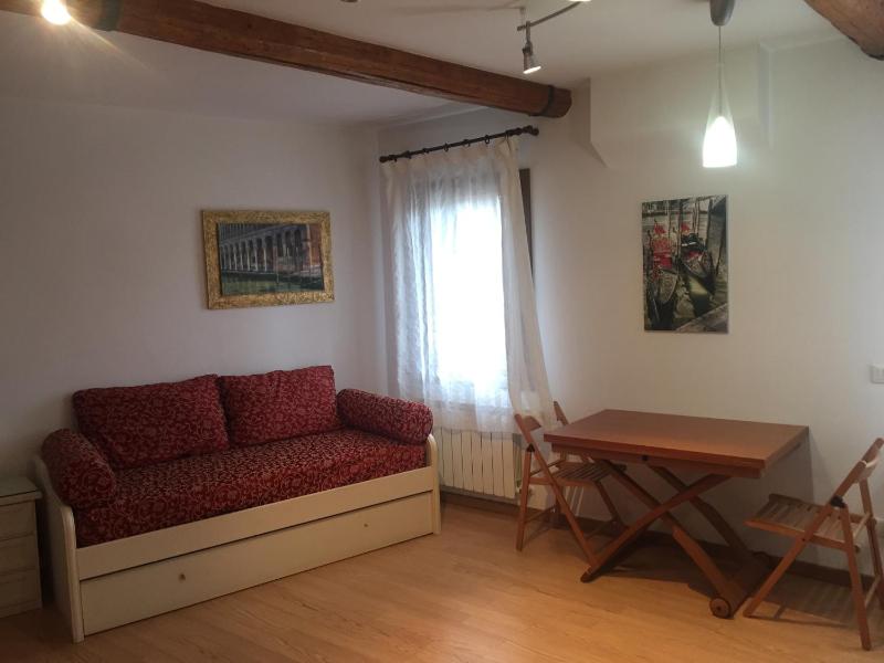 One-Bedroom Apartment image 2