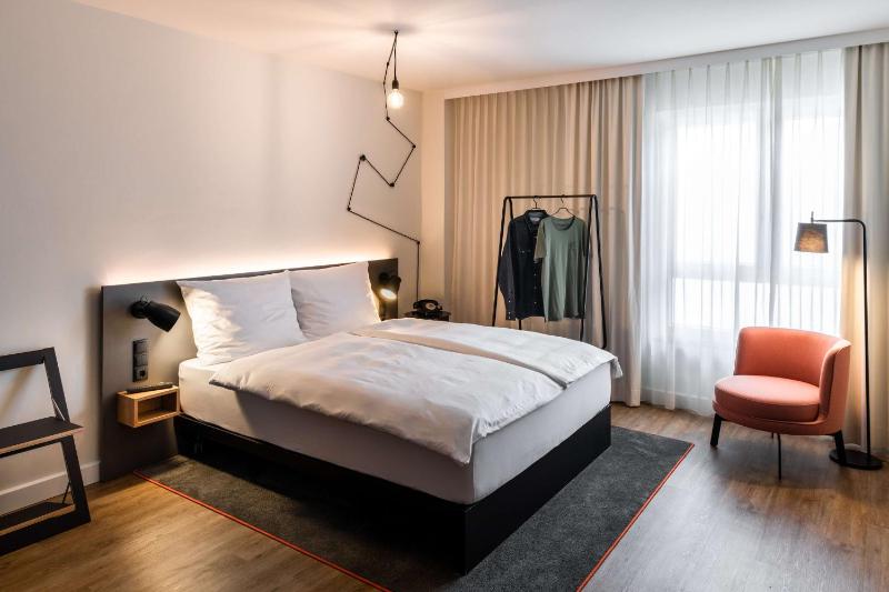 Studio Apartment image 1