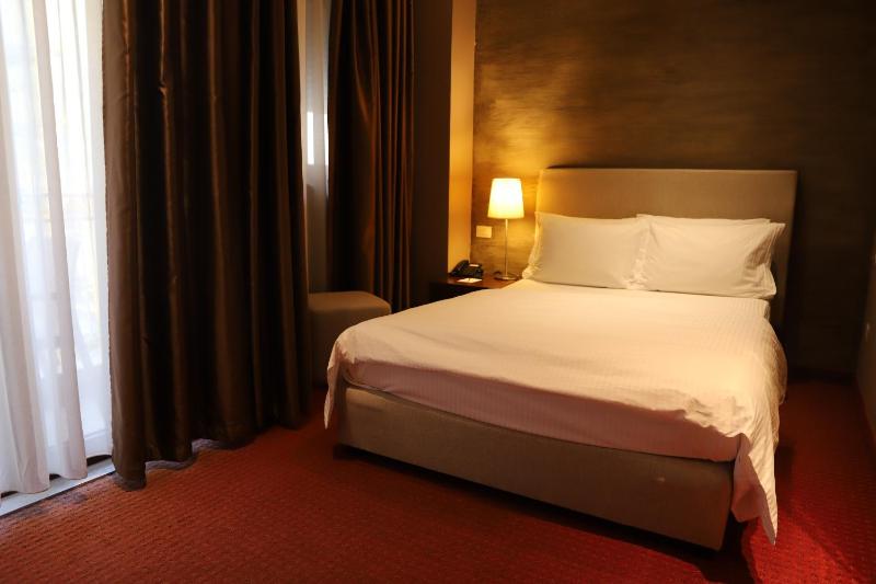 Standard Single Room image 4