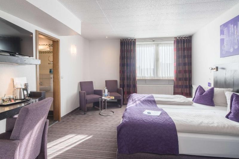 Classic Plus Double Room image 1