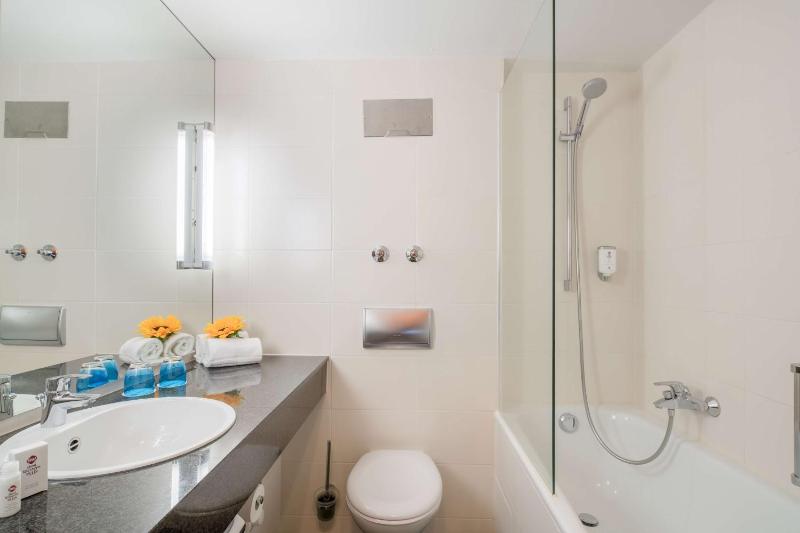 Comfort Single Room image 4