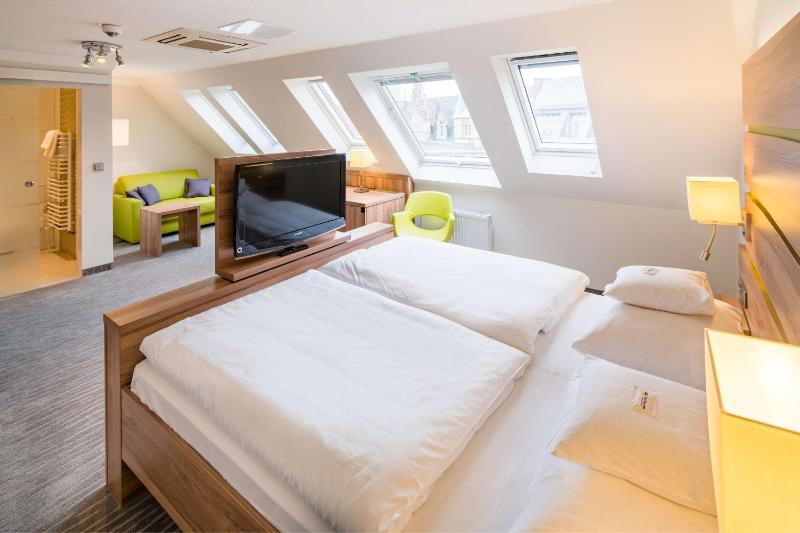 Standard Double Room image 1