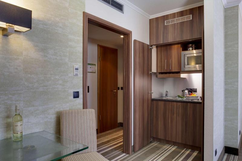 Apartment with Double Bed and Kitchen image 3