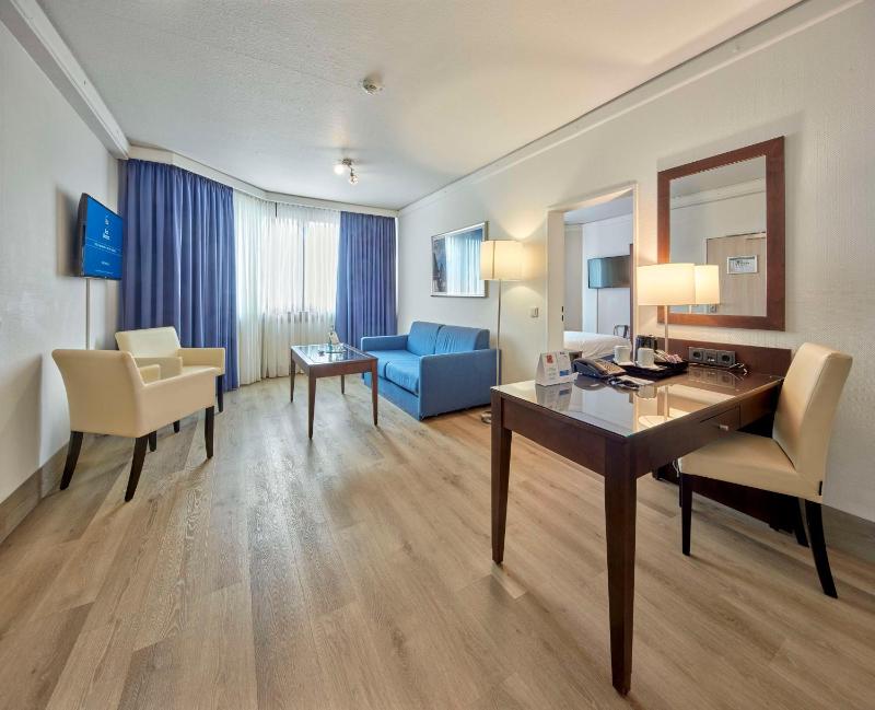 Junior Suite image 1