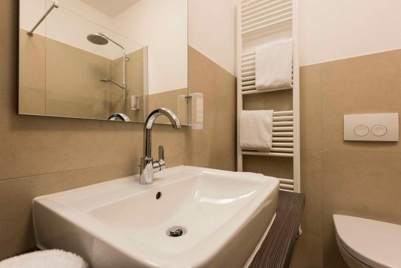 Standard Single Room image 3