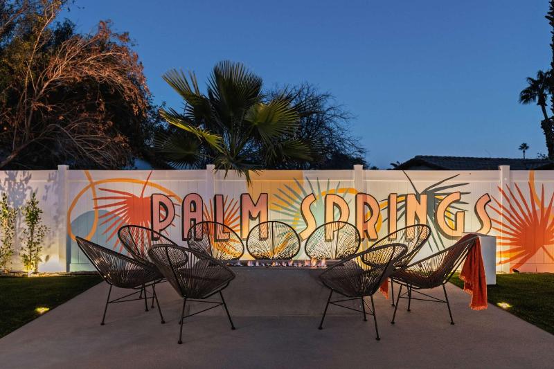 Sauna-BBQ-Golf-HeatedPool - image 36