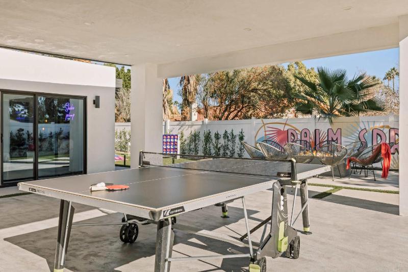 Sauna-BBQ-Golf-HeatedPool - image 2