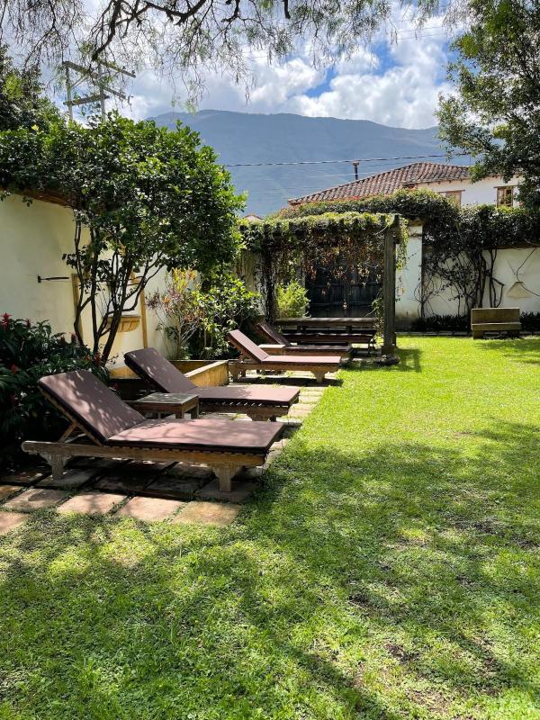Villa exclusiva con jardín a 80m del centro - image 9