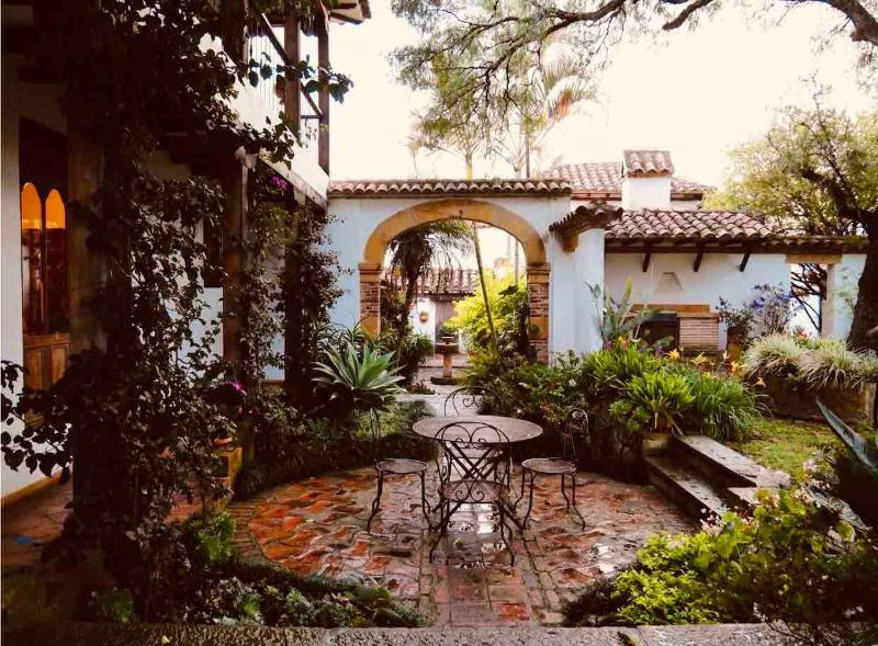 Villa exclusiva con jardín a 80m del centro - image 23