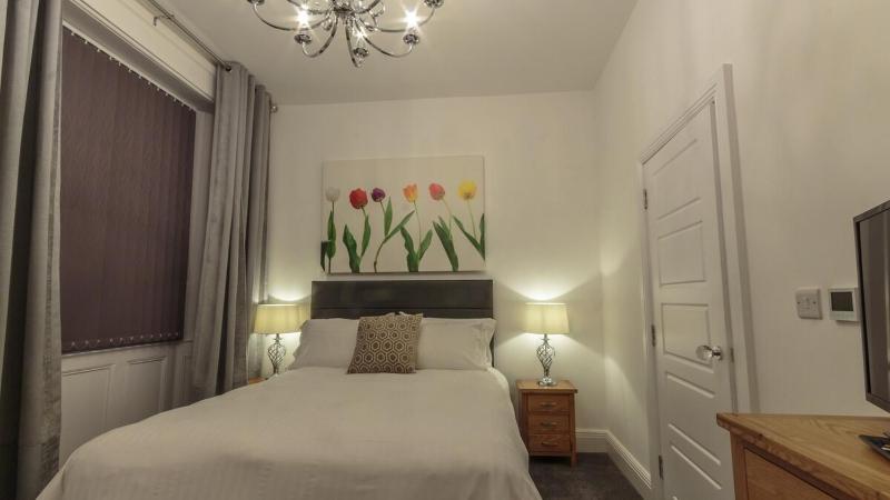 Three-Bedroom House image 2