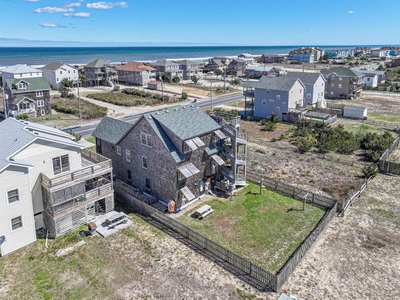 Pirates Hideout - Nags Head MP 10 Ocean View Pool Tiki Bar Fenced Yard Pets OK Flex Stays - image 33