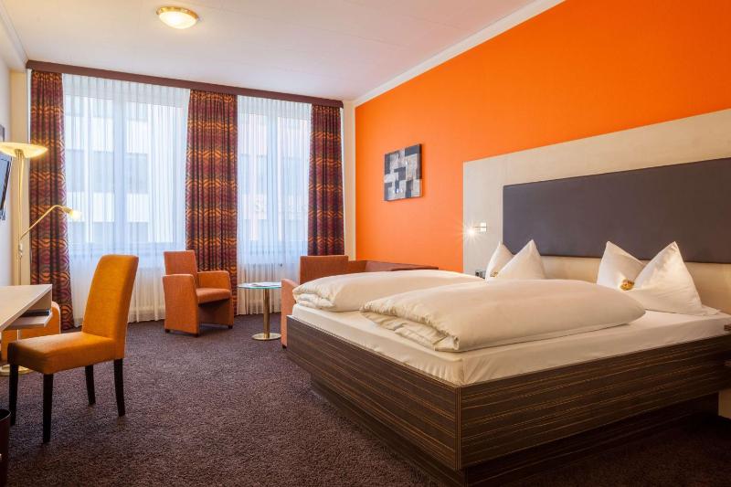 Deluxe Double Room image 1