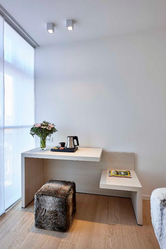 Twin Room image 2