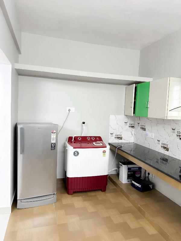 White House Apartments - image 5