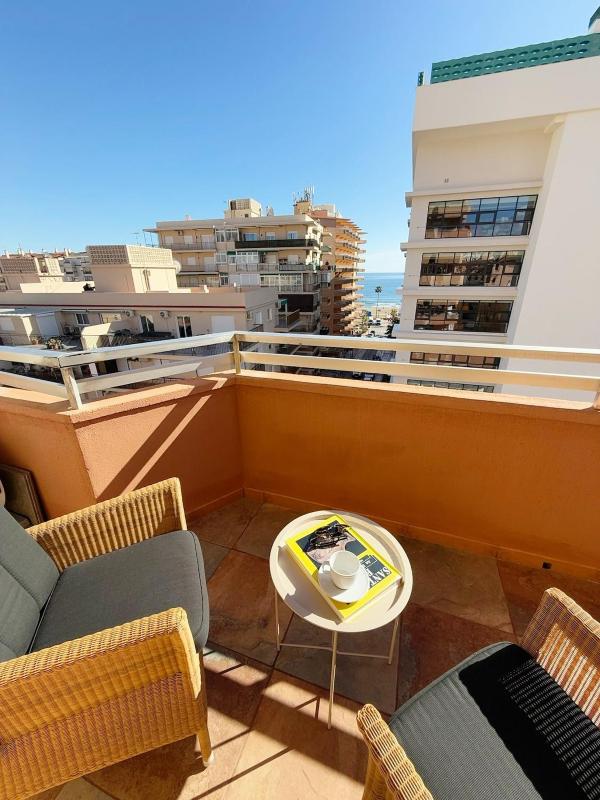 Sunny & modern beach apartment - image 24