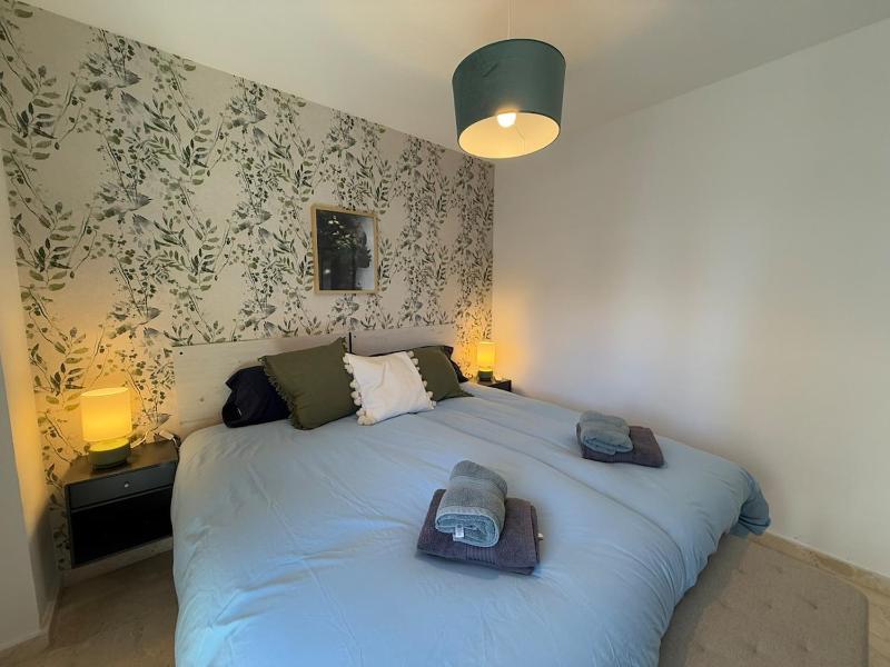Sunny & modern beach apartment - image 16