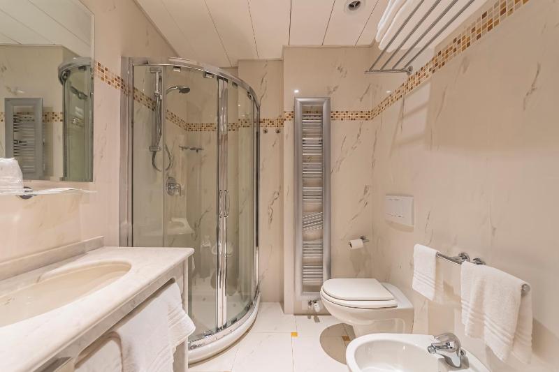 Junior Suite image 2