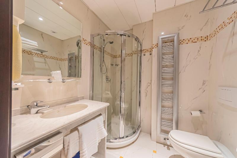 Junior Suite image 3