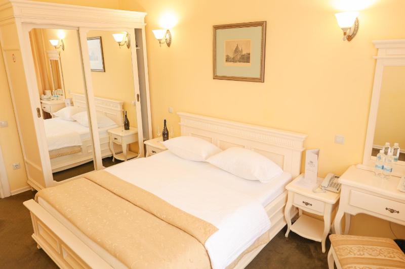 Superior Double Room image 1