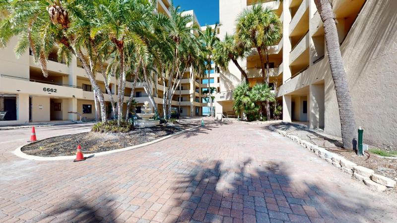 Sandarac 502B- Beachfront 3BR Condo with Pool & Views condo - image 14