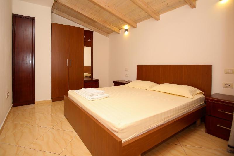 Apartment with Garden View image 4