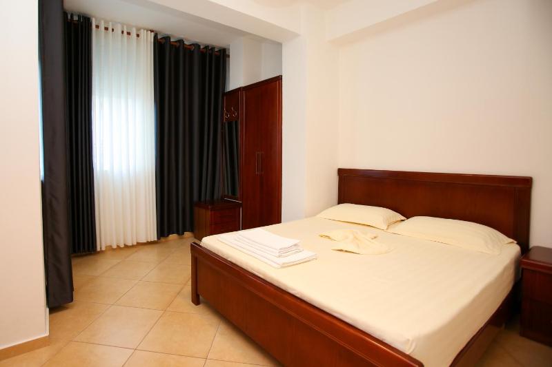 Apartment with Mountain View image 3