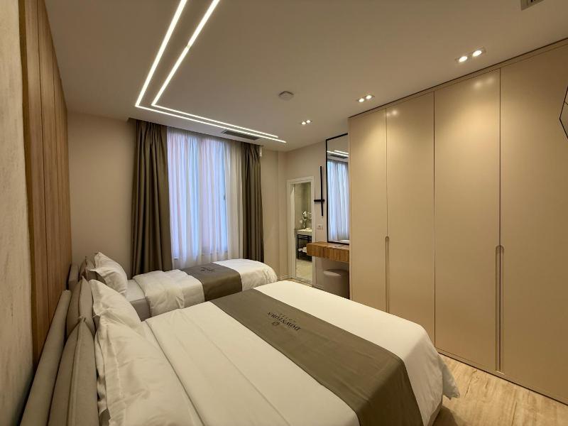 Downtown Hotel - image 12