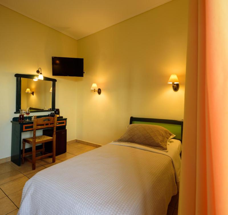 Triple Room image 3