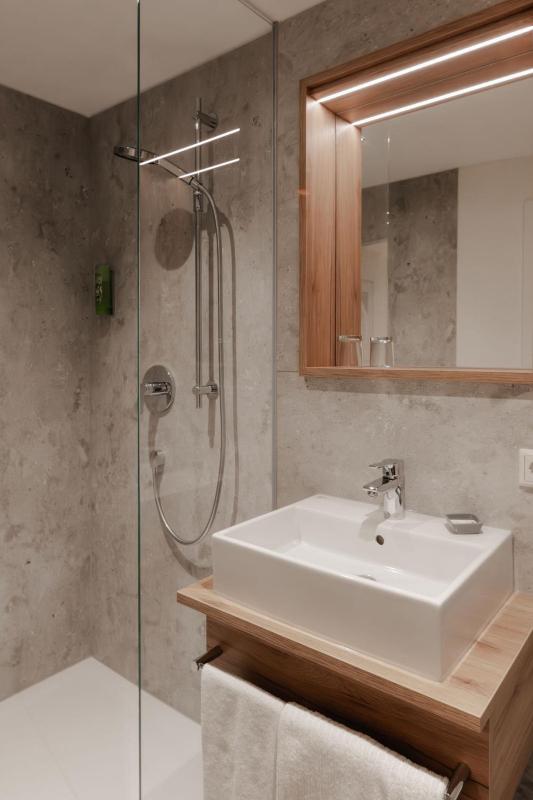 Single Room image 4