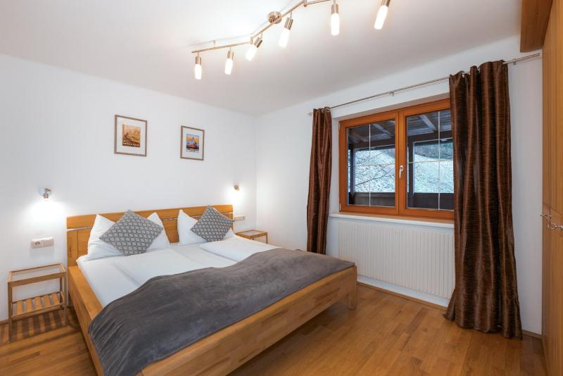 One-Bedroom Apartment image 3