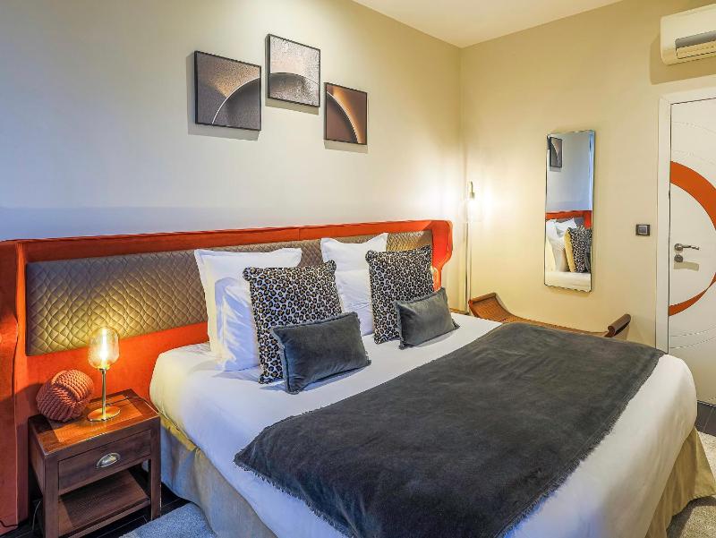 Double or Twin Room Ethnic image 1