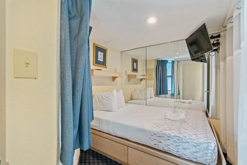 One-Bedroom Apartment image 4