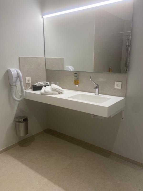 Double Room - Disability Access image 3