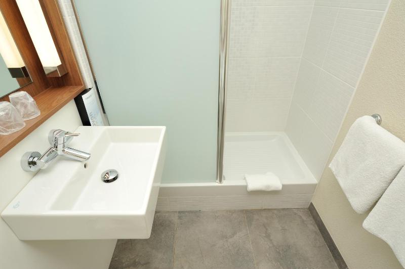 Double Room image 4